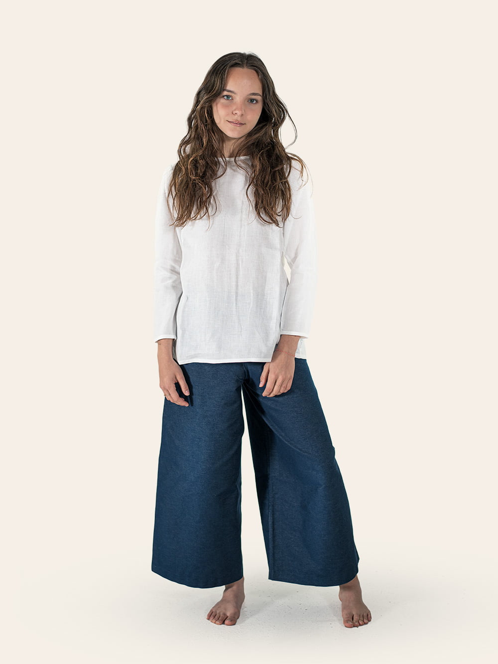 Linen shirt with wide denim trousers